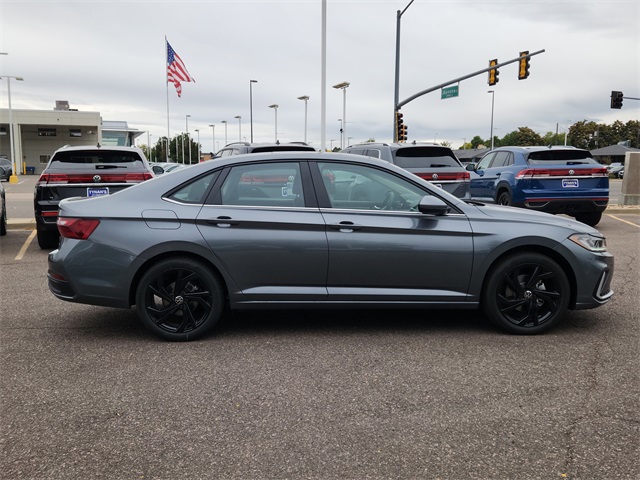 2026 Volkswagen Jetta 1.5T SE photo 2