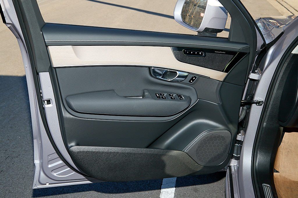 2026 VOLVO XC90 - Image 8