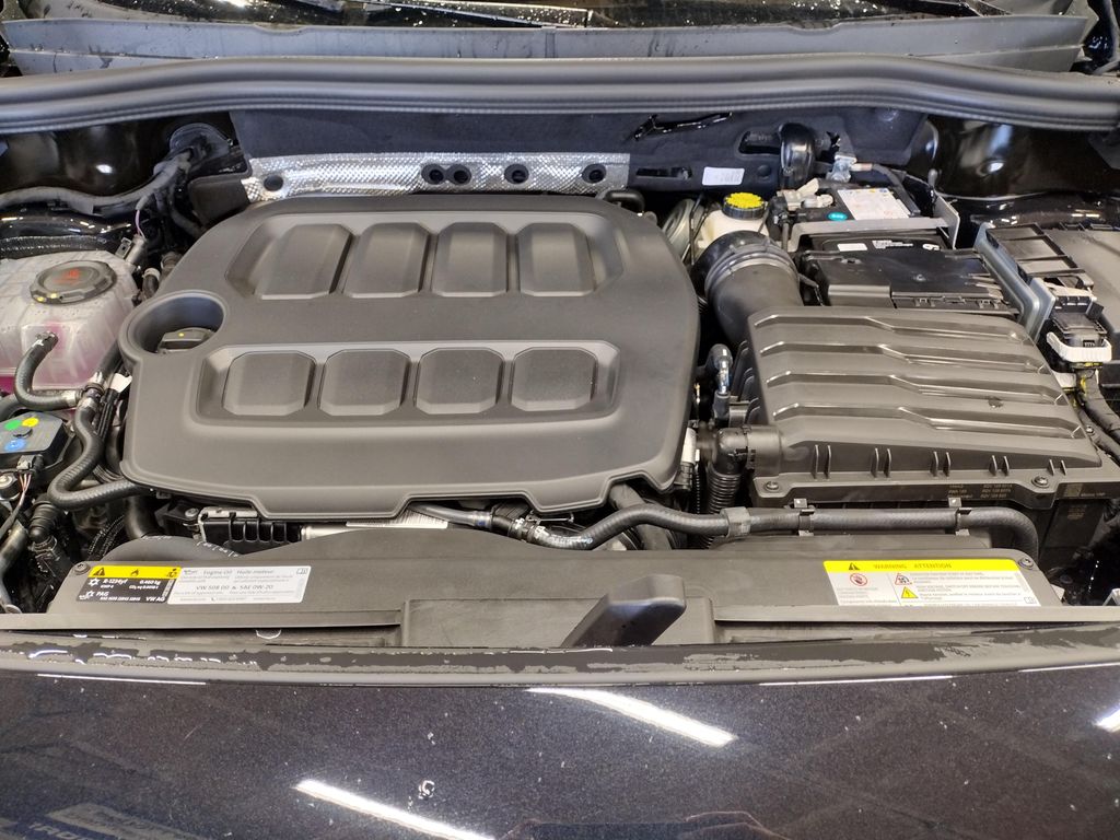 2025 Volkswagen Tiguan SE photo 4