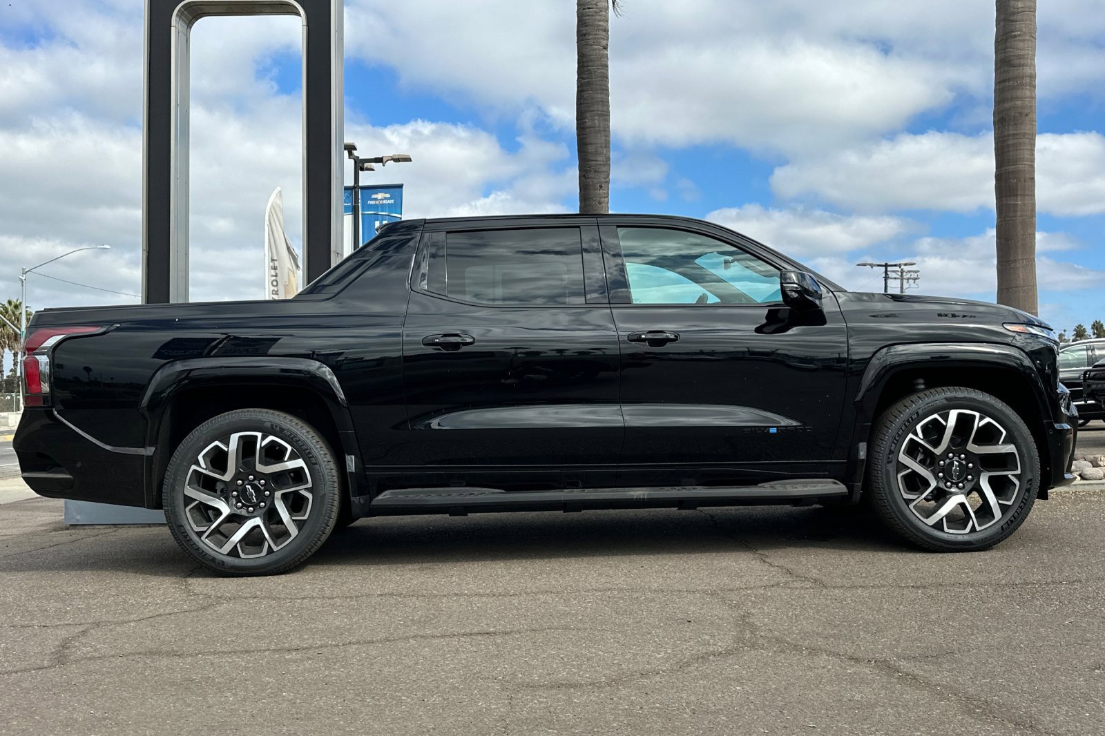 2024 Chevrolet Silverado EV RST photo 3