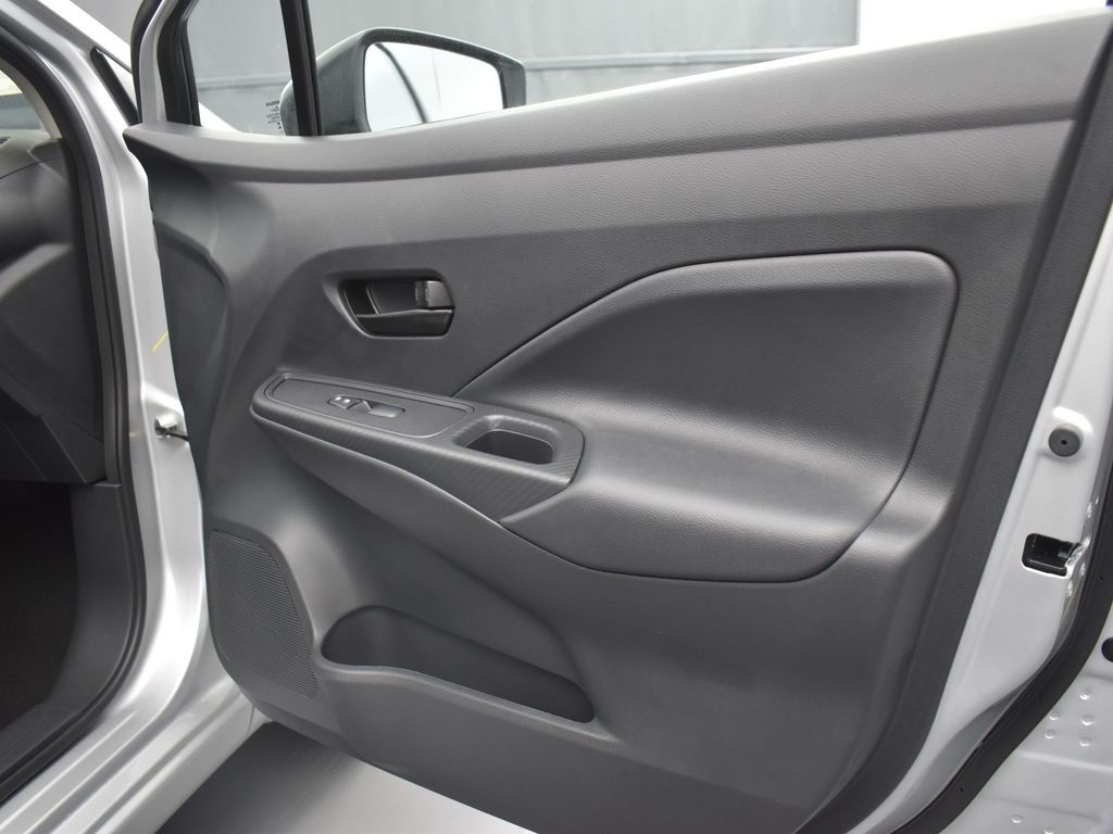 2025 Nissan Versa 1.6 S photo 24