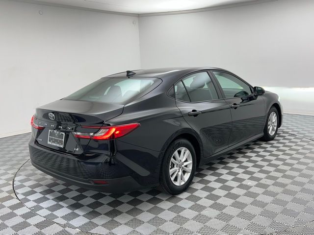 2025 Toyota Camry LE photo 4