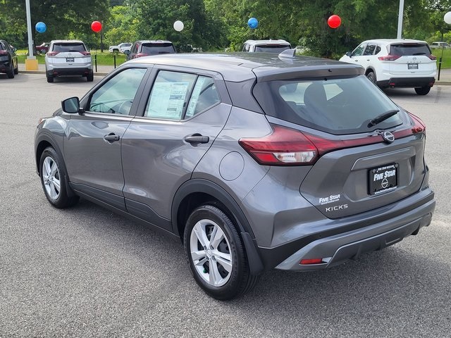 2025 Nissan Kicks Play S photo 4