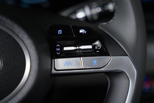 2025 Hyundai Elantra Hybrid Limited photo 5
