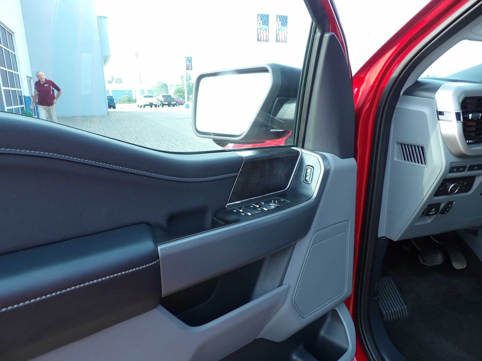 2021 Ford F-150 XLT photo 10