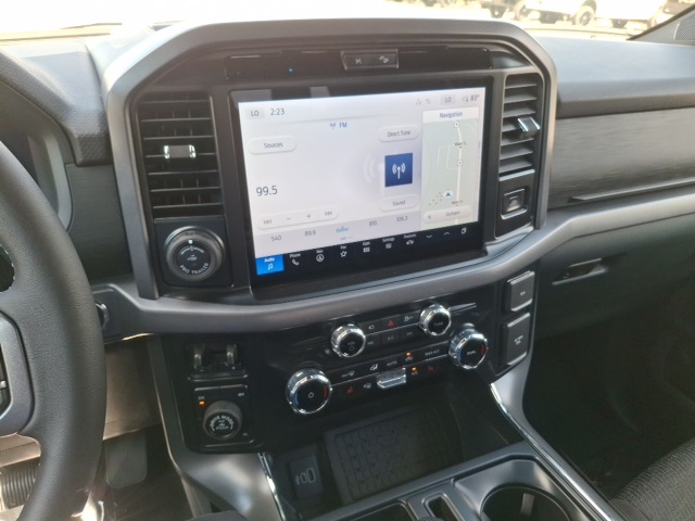 2025 Ford F-150 XLT photo 17