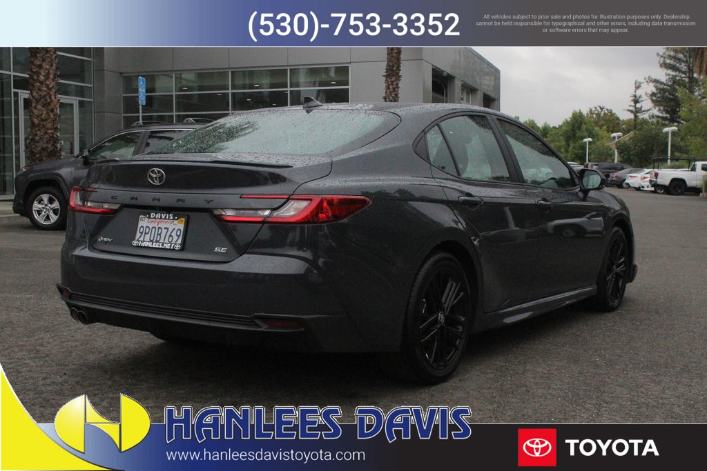 2025 Toyota Camry photo 3