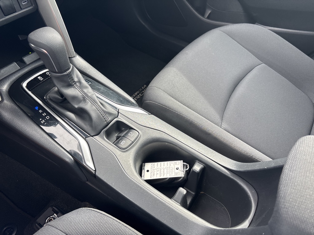 2024 Toyota Corolla Cross LE photo 6