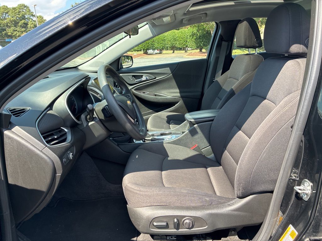 2023 Chevrolet Malibu 1LT photo 10