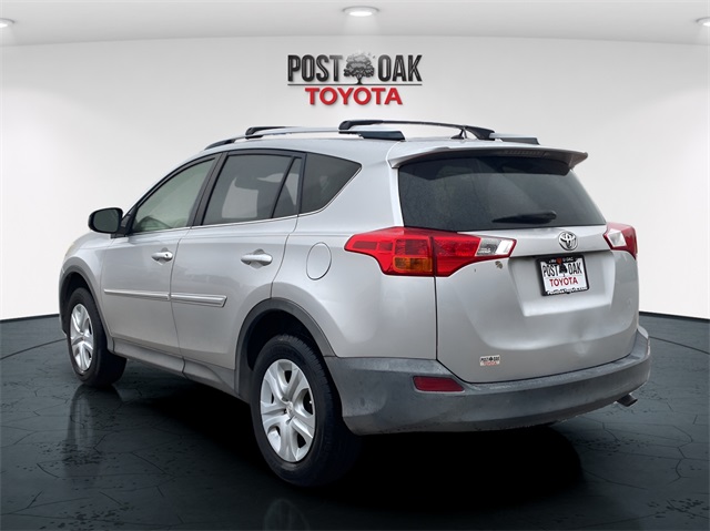 2014 Toyota RAV4 LE photo 5