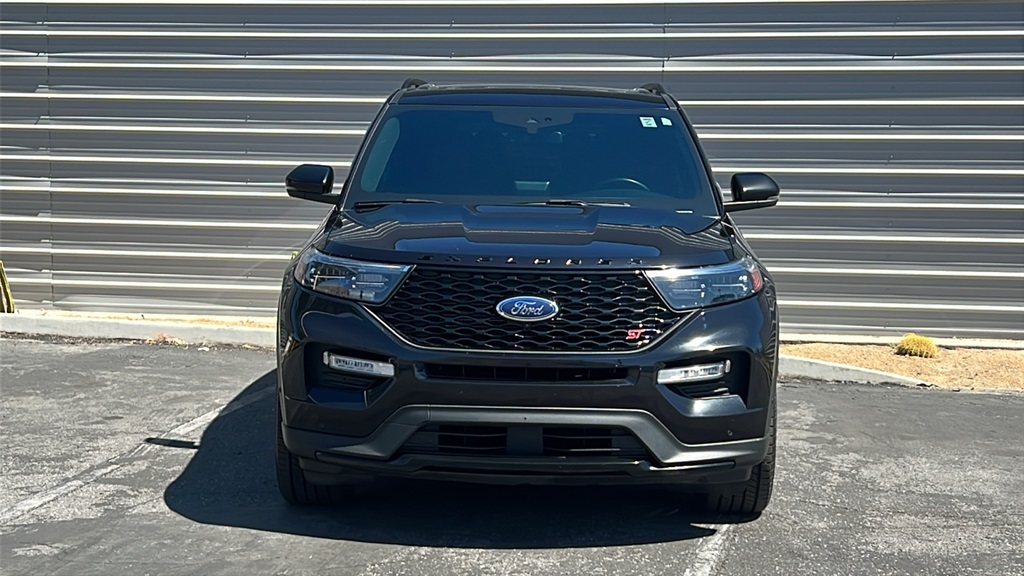 2022 Ford Explorer ST photo 2