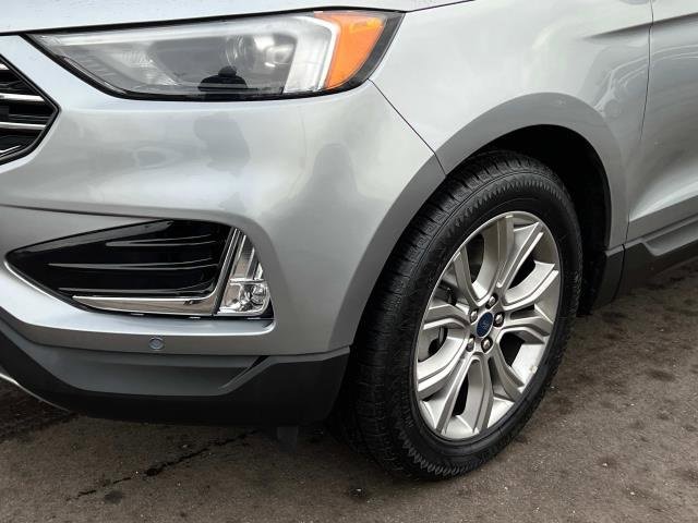 2022 Ford Edge Titanium photo 8