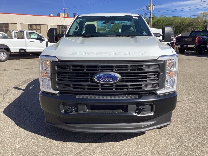 2025 Ford F-350 photo 2