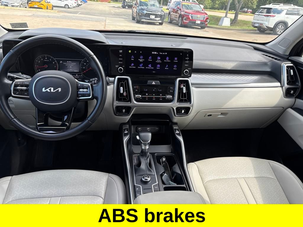 2022 Kia Sorento S photo 25
