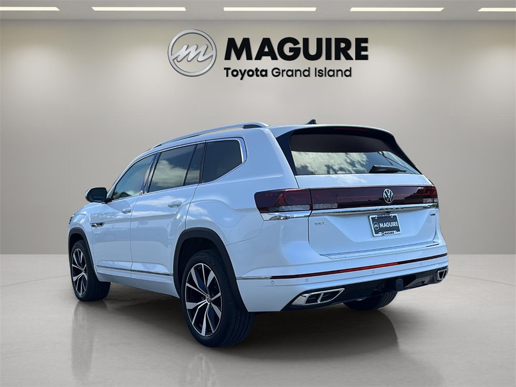 2024 Volkswagen Atlas SEL Premium R-Line photo 2