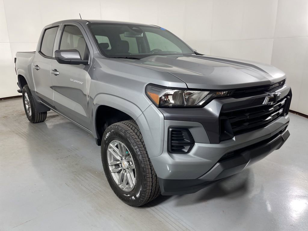 2026 Chevrolet Colorado LT photo 2