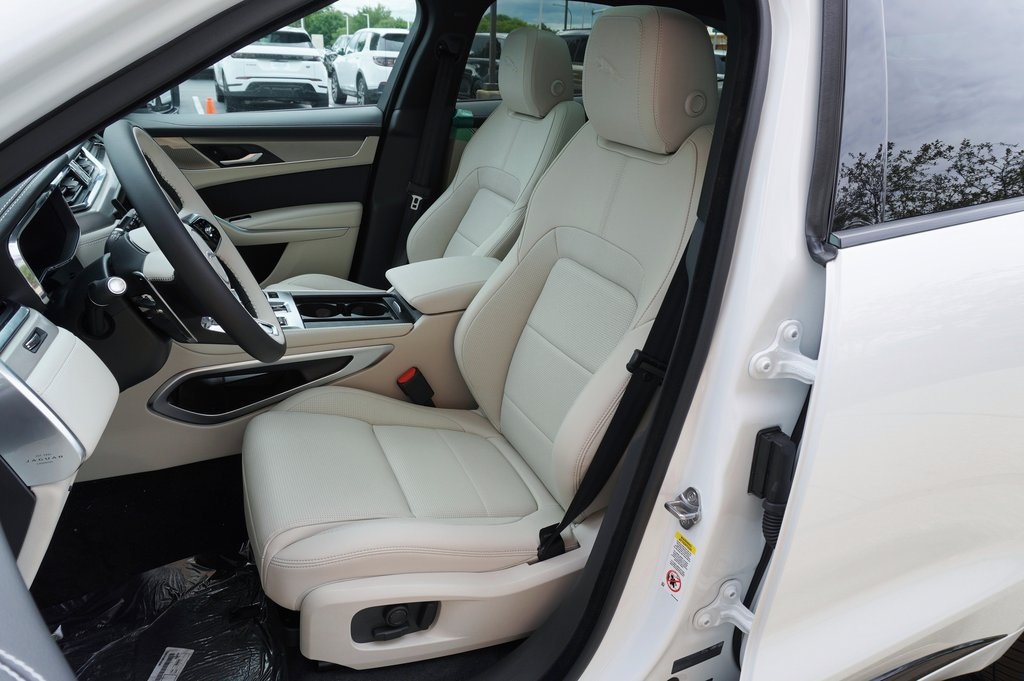 2026 JAGUAR F-PACE - Image 13