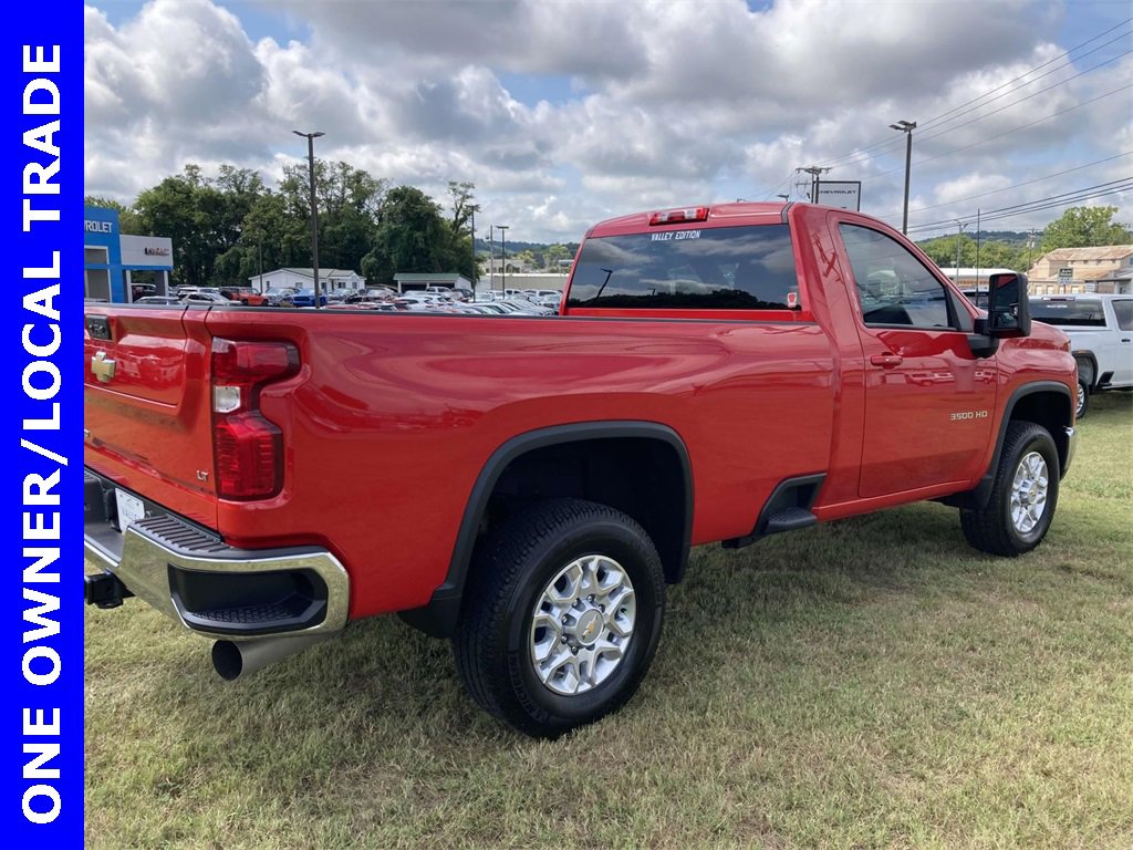 2025 Chevrolet Silverado LT photo 3