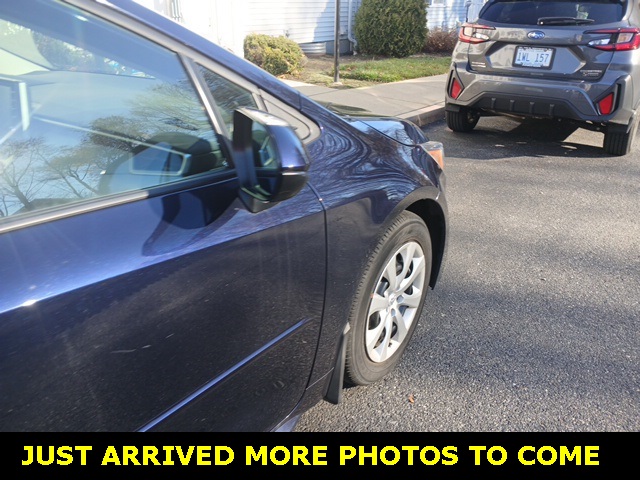 2021 Toyota Corolla LE photo 4