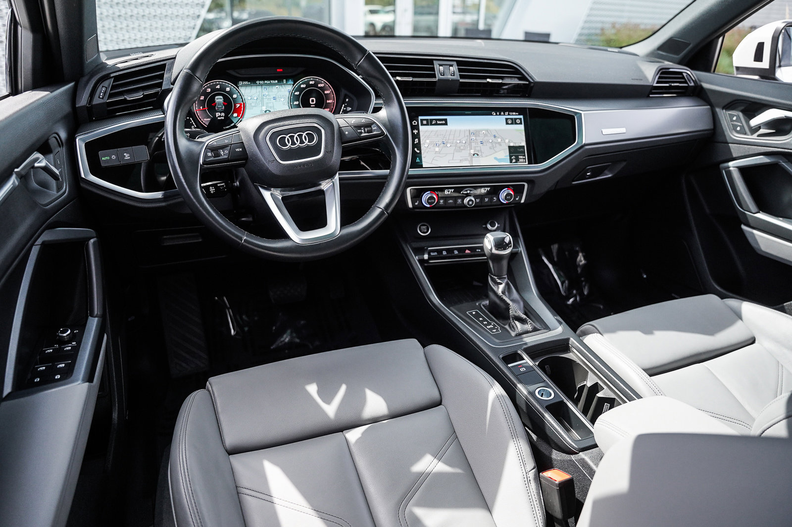 2024 Audi Q3 S line Premium Plus photo 3