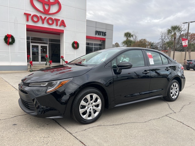 2026 Toyota Corolla LE's photo