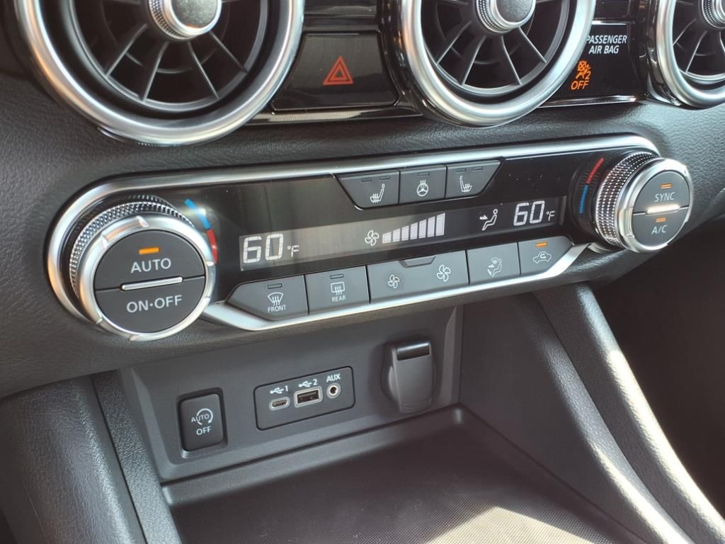 2025 Nissan Sentra SV photo 4