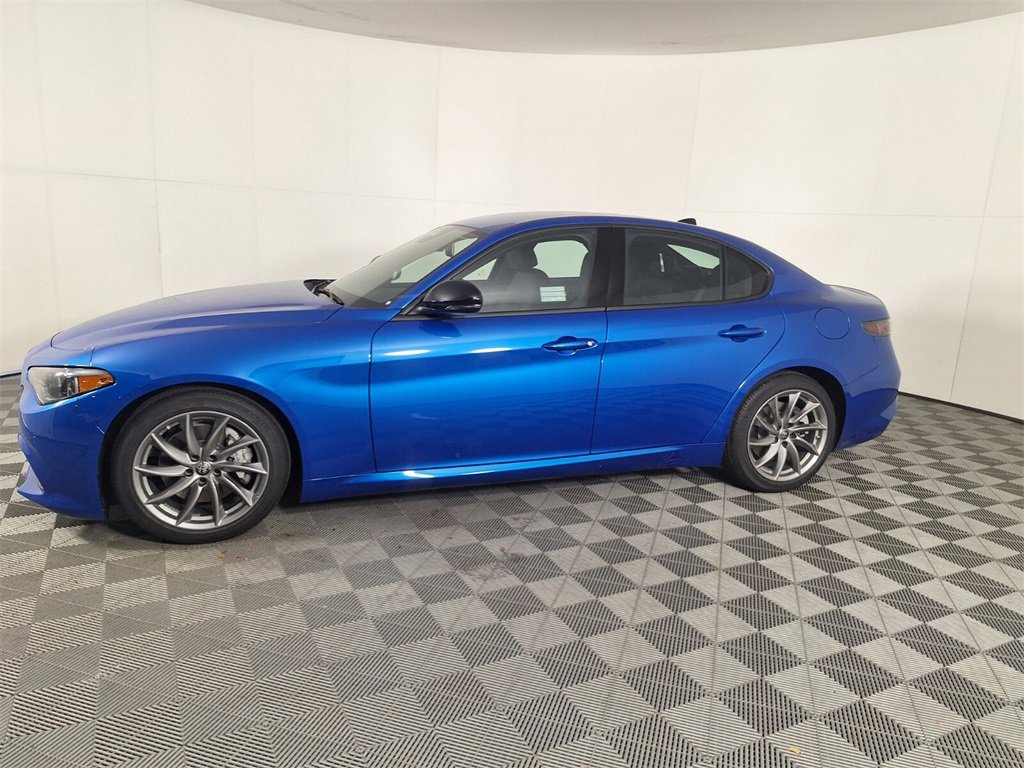 2025 Alfa Romeo Giulia Base photo 7