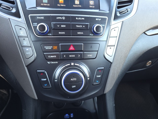 2017 Hyundai Santa Fe SE photo 16