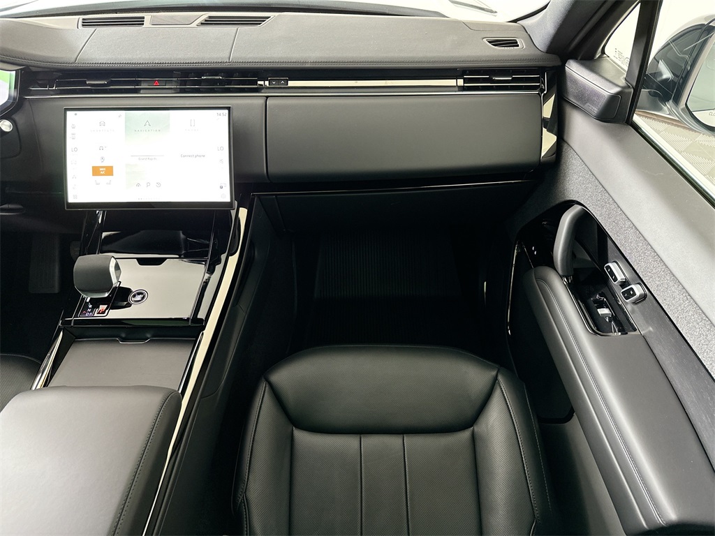 2025 Land Rover Range Rover Sport SE photo 22
