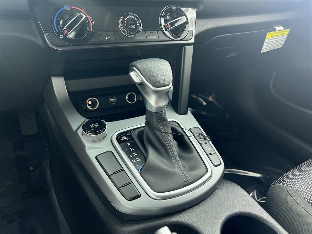 2026 Kia Seltos LX photo 21