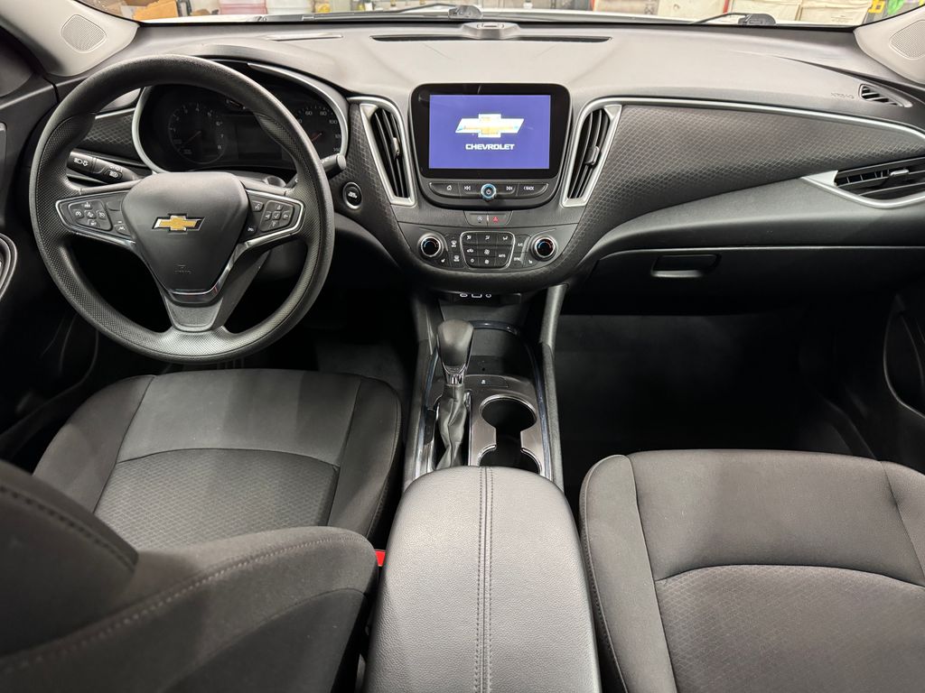 2023 Chevrolet Malibu 1LT photo 13