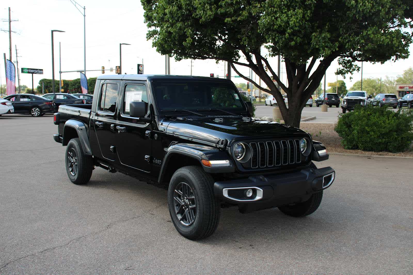 2025 Jeep Gladiator Sport S photo 2