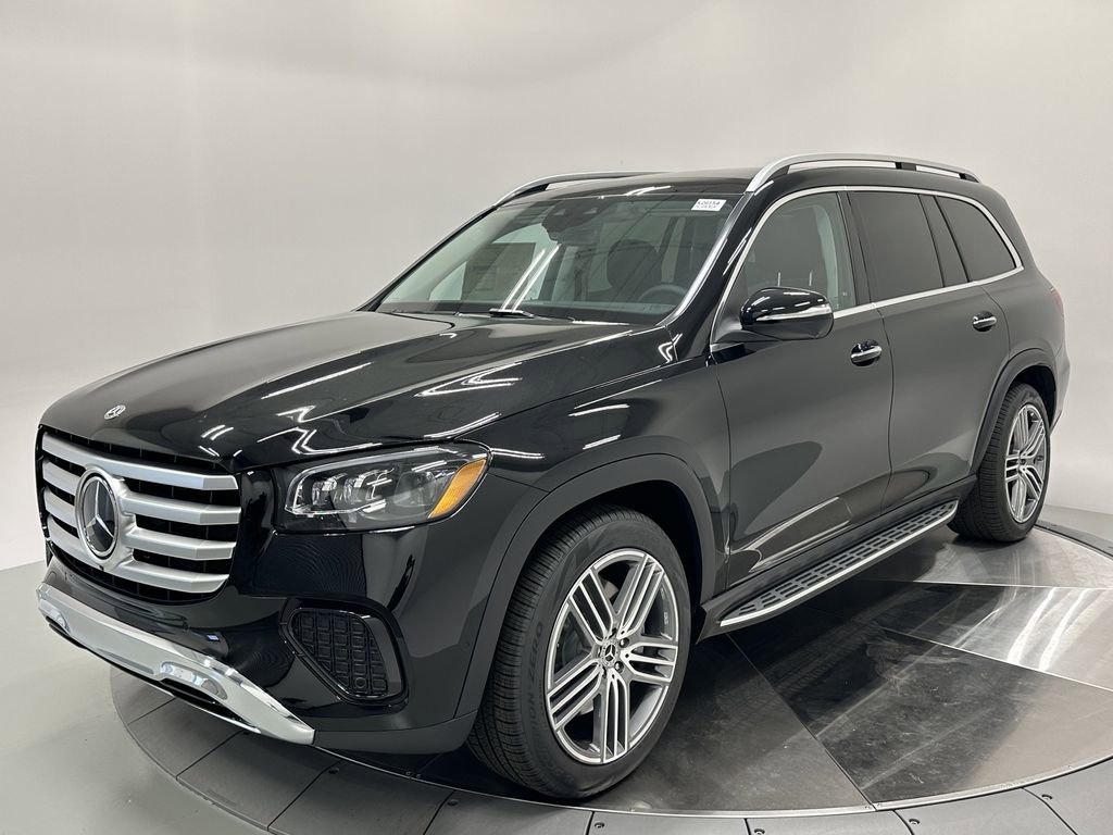 2026 Mercedes Benz GLS 450 4MATIC photo 3