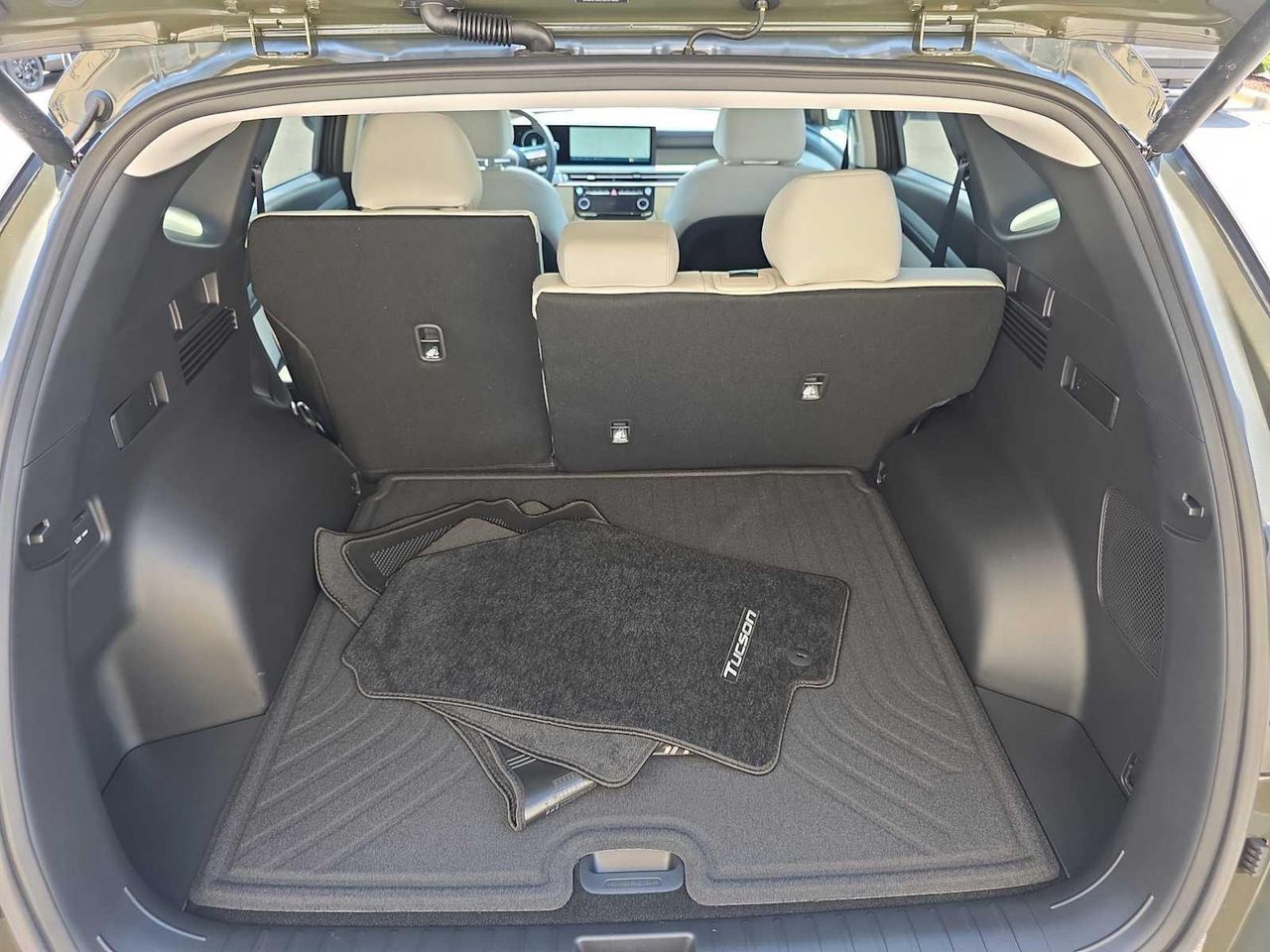 2025 Hyundai Tucson Limited photo 24