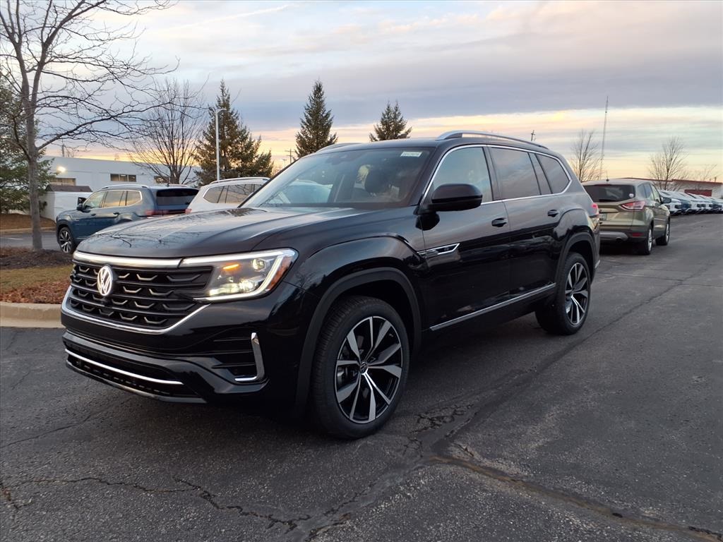 2026 Volkswagen Atlas SEL Premium R-Line photo 3