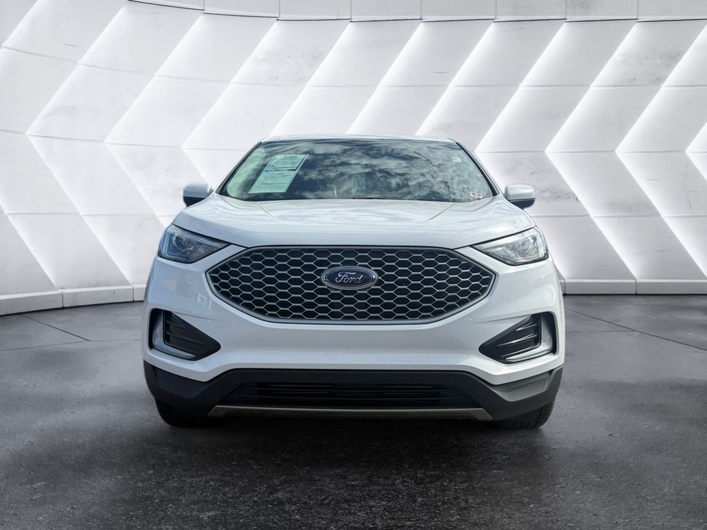 2023 Ford Edge SEL photo 2