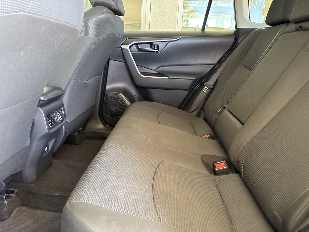 2022 Toyota RAV4 LE photo 23