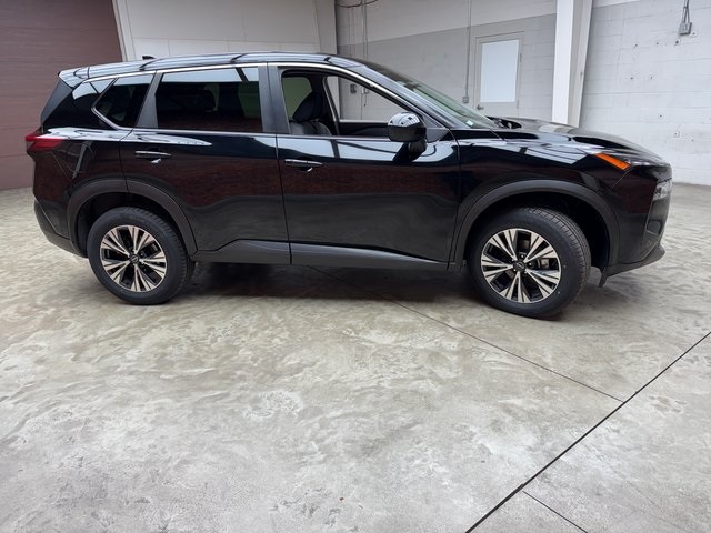 2023 Nissan Rogue SV photo 4