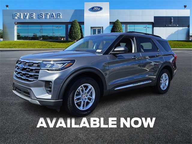 2025 Ford Explorer photo 2