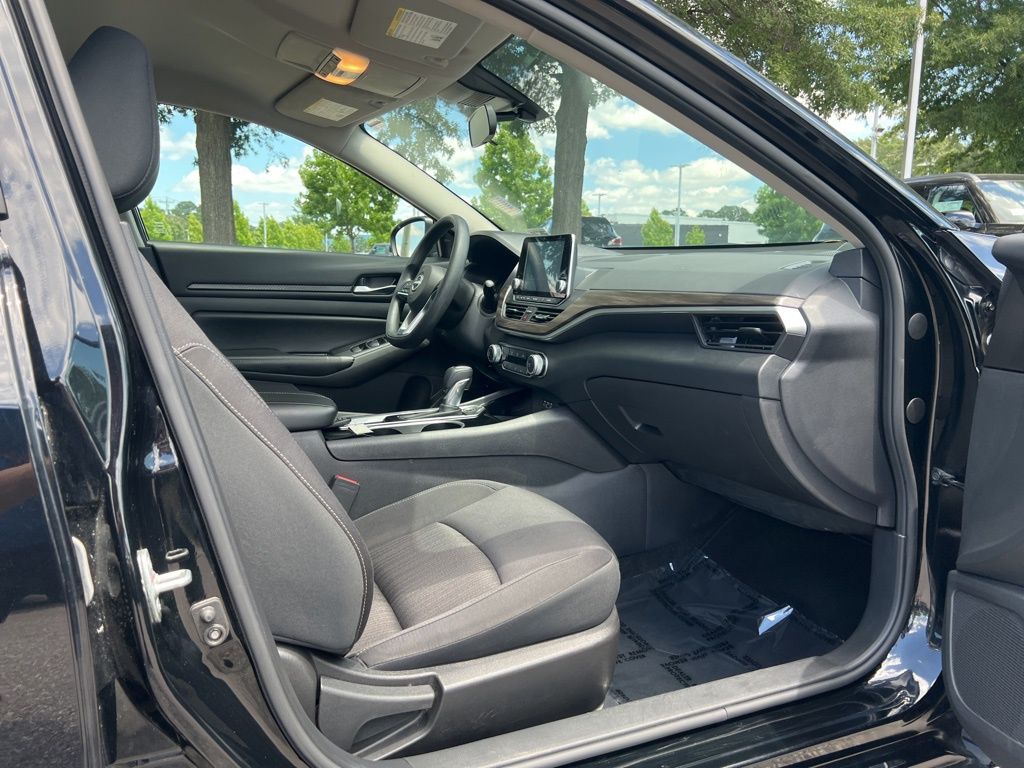 2024 Nissan Altima 2.5 SV photo 17