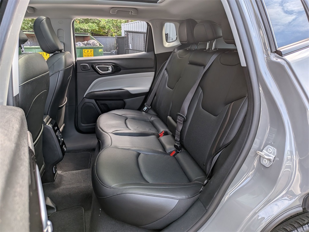 2022 Jeep Compass Limited photo 23
