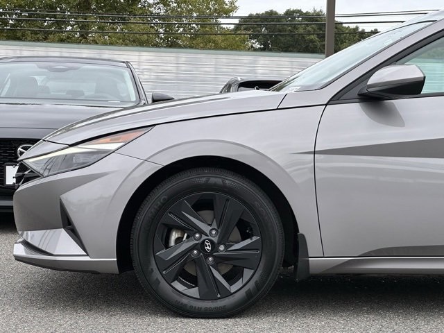 2023 Hyundai Elantra SEL photo 24
