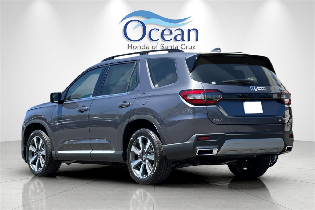 2025 Honda Pilot Touring photo 2