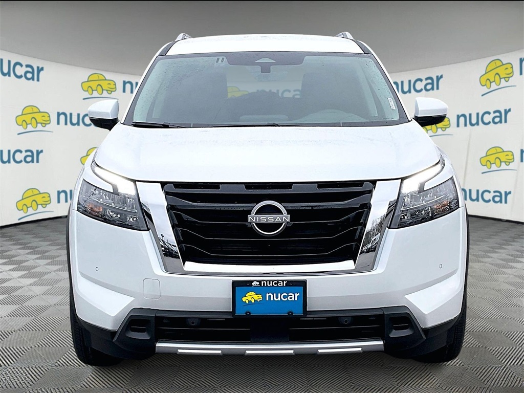 2025 Nissan Pathfinder SL photo 2