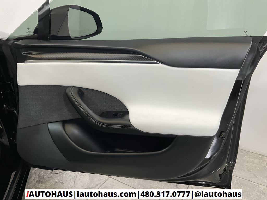2023 Tesla Model S Plaid photo 33