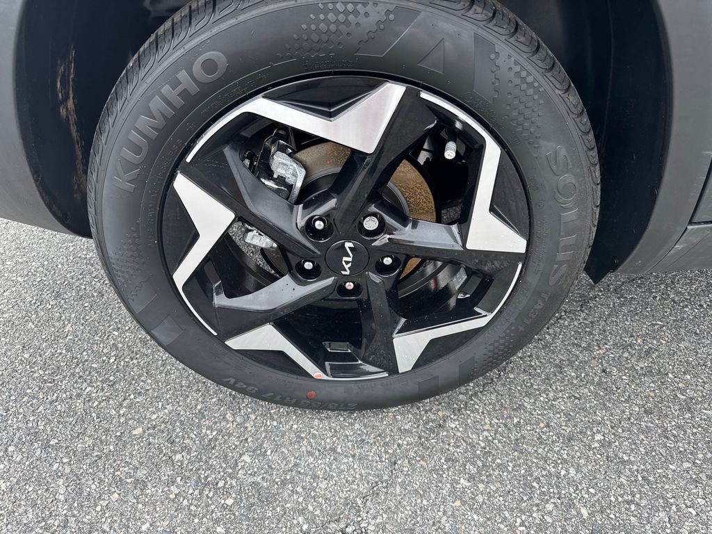2025 Kia Seltos S photo 17