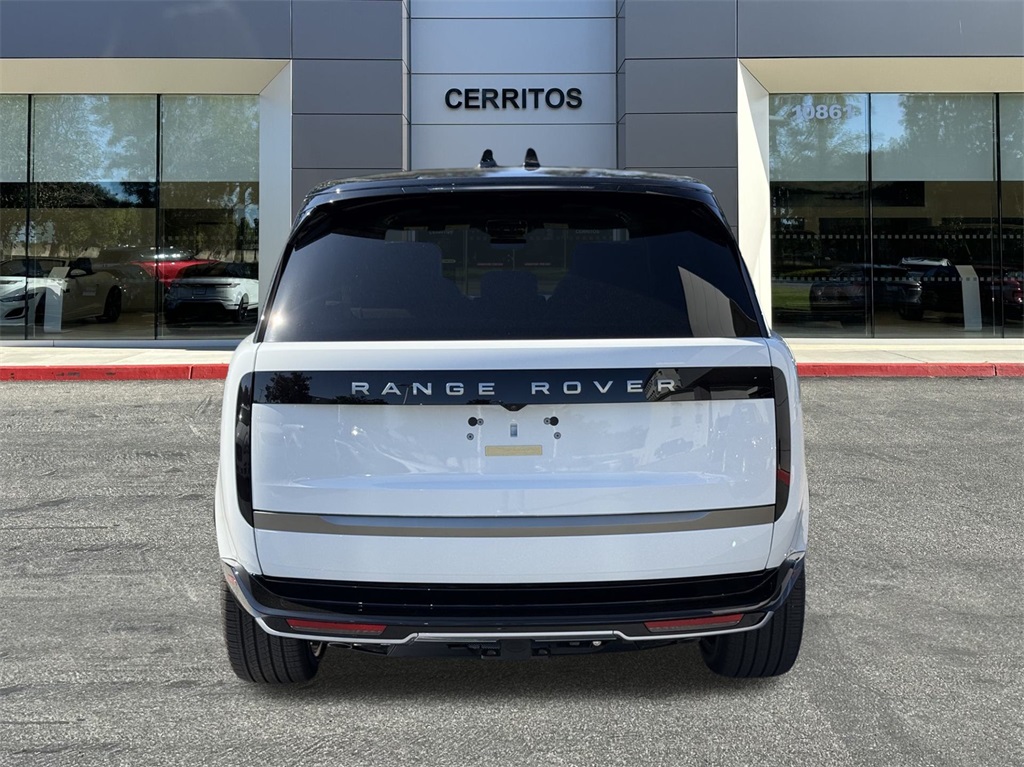 2025 Land Rover Range Rover SE photo 3