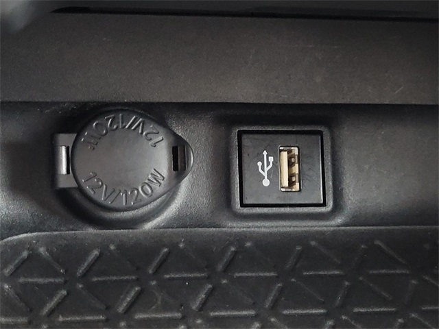 2024 Toyota RAV4 Hybrid XLE Premium photo 16