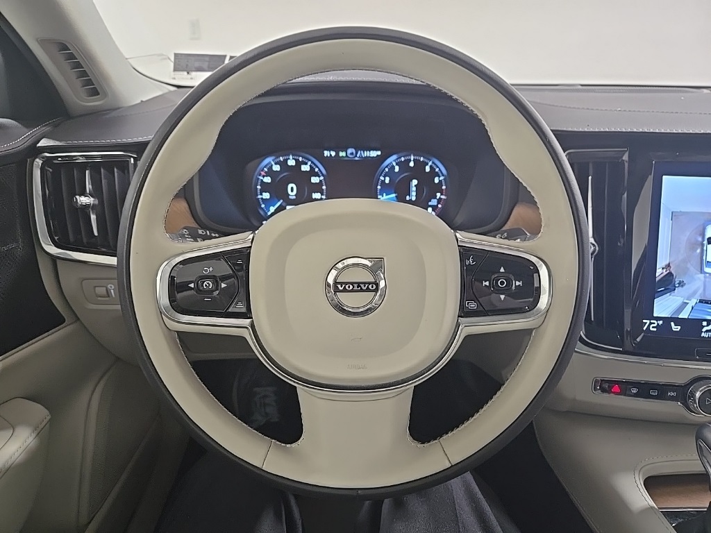 2020 Volvo S90 T6 Inscription photo 9