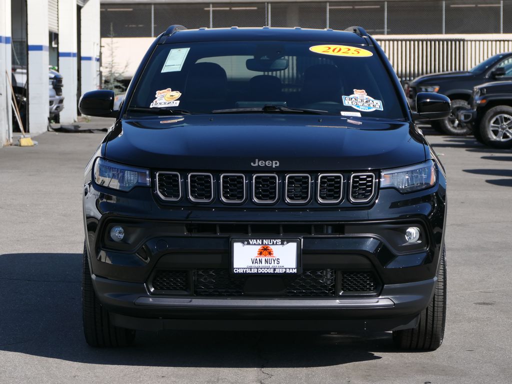 2025 Jeep Compass Latitude photo 3